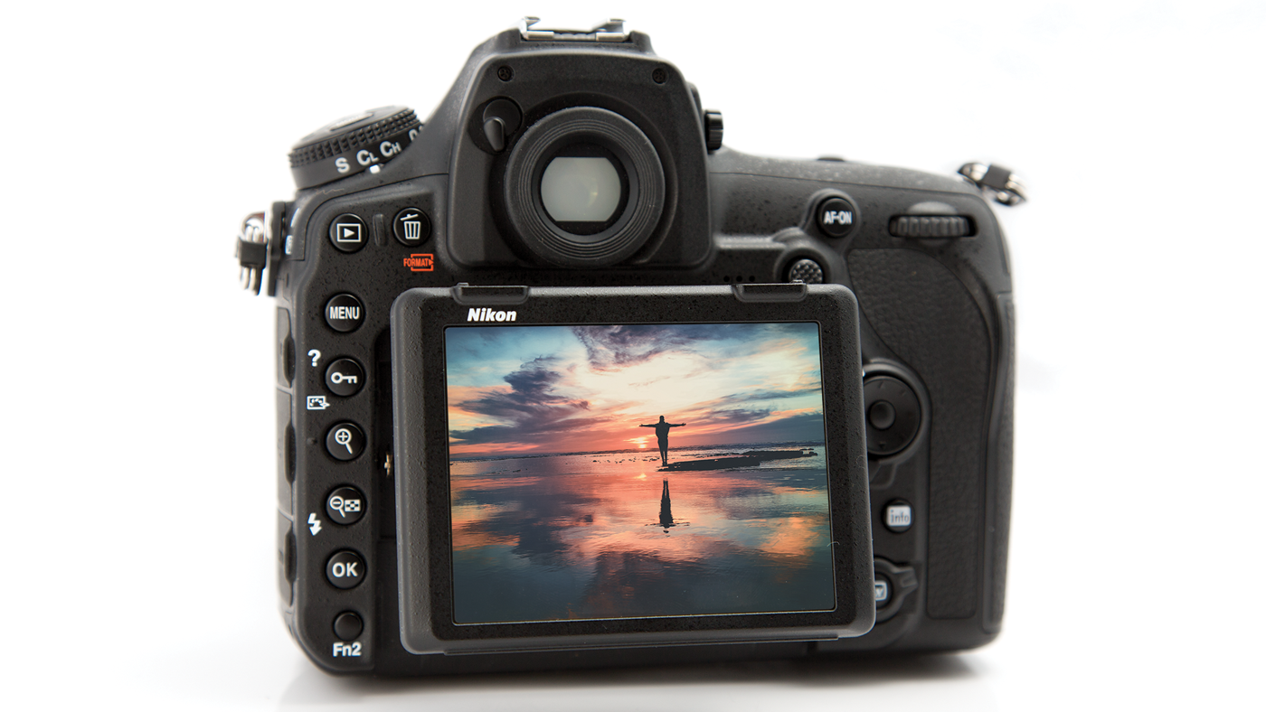 Review: Nikon D850 Offers Hybrid Shooters the Best of Both Worlds